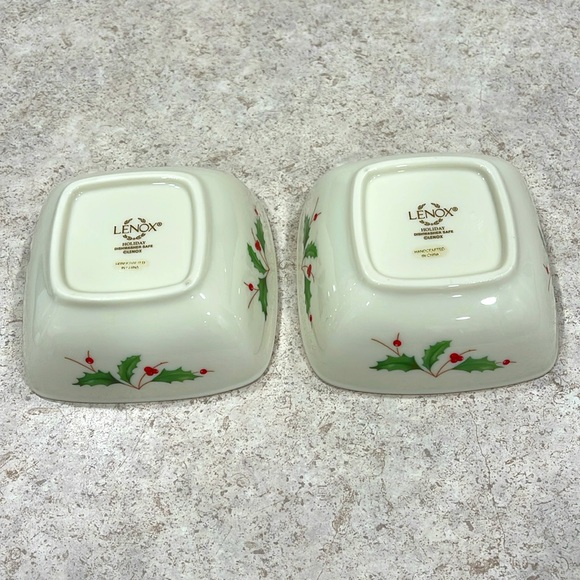 SET OF 2 LENOX HOLIDAY JOLLY BERRY COLLECTION 4.125” x 4.125” x 1.25” - Picture 8 of 15